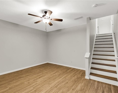 3160 Mill Springs Circle - Photo Thumbnail 3