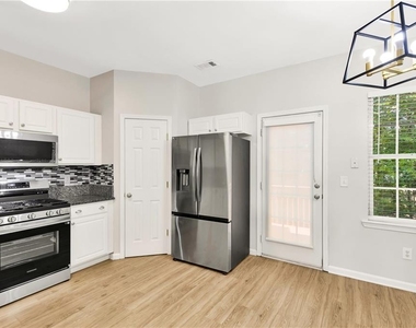 3160 Mill Springs Circle - Photo Thumbnail 8