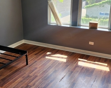314 E 70th Street - Photo Thumbnail 4