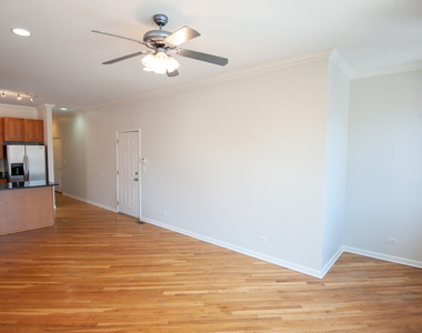2427 W Augusta Boulevard - Photo Thumbnail 3