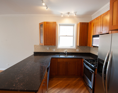 2427 W Augusta Boulevard - Photo Thumbnail 9