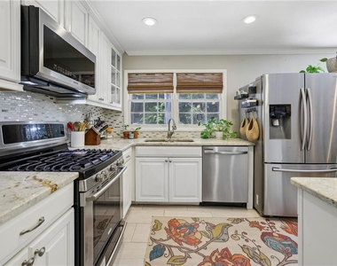 2172 Jonathon Lane Ne - Photo Thumbnail 9