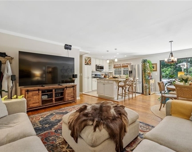 2172 Jonathon Lane Ne - Photo Thumbnail 4