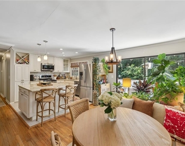 2172 Jonathon Lane Ne - Photo Thumbnail 6