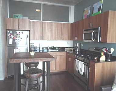 235 W Van Buren Street - Photo Thumbnail 1
