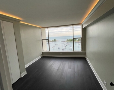 3200 N Lake Shore Drive - Photo Thumbnail 18