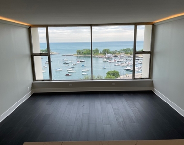 3200 N Lake Shore Drive - Photo Thumbnail 3