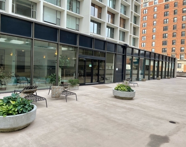 3200 N Lake Shore Drive - Photo Thumbnail 27