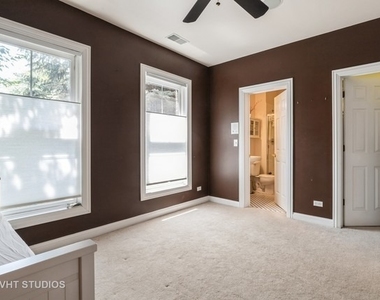 1867 Admiral Court - Photo Thumbnail 12