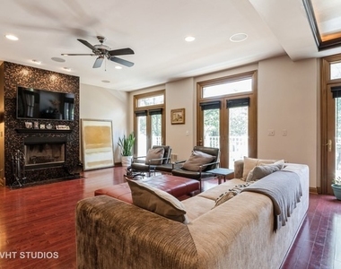 1867 Admiral Court - Photo Thumbnail 4