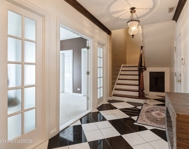 1867 Admiral Court - Photo Thumbnail 2