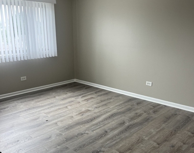 9729 S Ridgeland Avenue - Photo Thumbnail 7