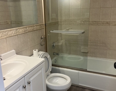 9729 S Ridgeland Avenue - Photo Thumbnail 5