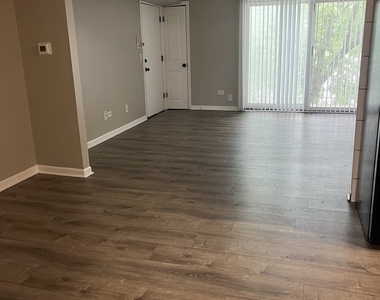 9729 S Ridgeland Avenue - Photo Thumbnail 2
