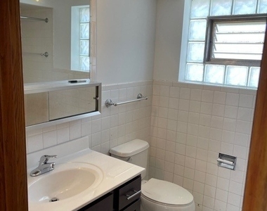 4570 N Narragansett Avenue - Photo Thumbnail 10