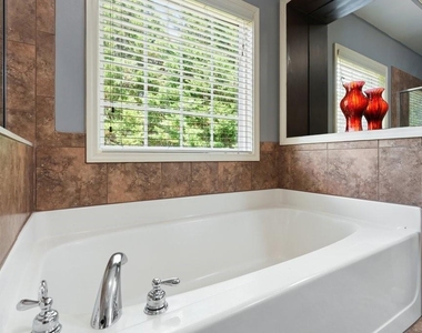 3888 Fairhill Point - Photo Thumbnail 43