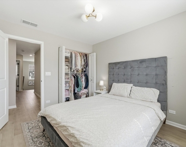 30w023 Brayman Court - Photo Thumbnail 15