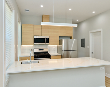 2868 W 21st Place - Photo Thumbnail 6