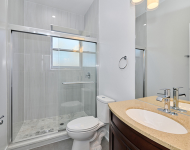 2868 W 21st Place - Photo Thumbnail 16