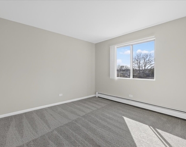 716 W 65th Street - Photo Thumbnail 19