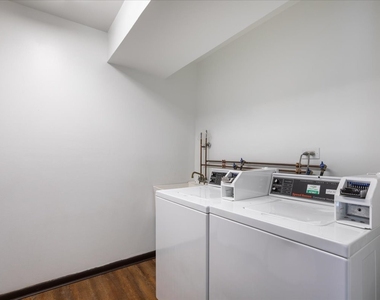 716 W 65th Street - Photo Thumbnail 23