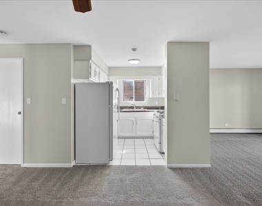 716 W 65th Street - Photo Thumbnail 5