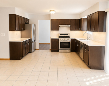 1462 Glen Ellyn Road - Photo Thumbnail 5