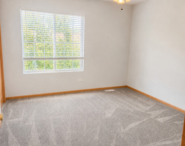 1462 Glen Ellyn Road - Photo Thumbnail 11