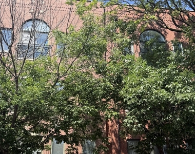 420 N Noble Street - Photo Thumbnail 1