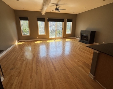 420 N Noble Street - Photo Thumbnail 3