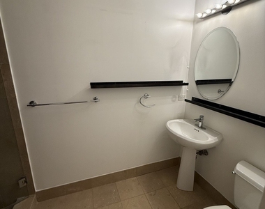 420 N Noble Street - Photo Thumbnail 18