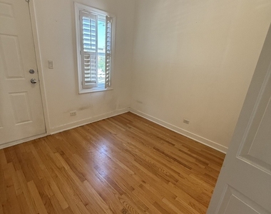 420 N Noble Street - Photo Thumbnail 17