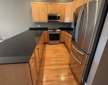 420 N Noble Street - Photo Thumbnail 9