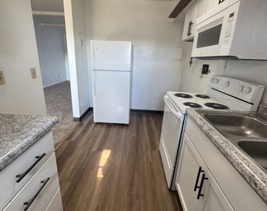 1911 16th Street - Photo Thumbnail 3