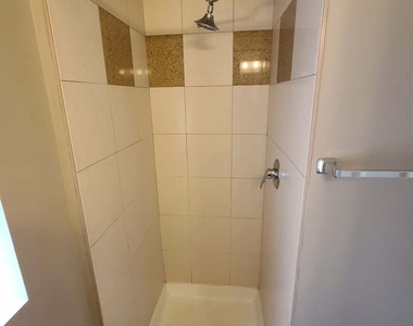 2318 W Rosemont Avenue - Photo Thumbnail 13
