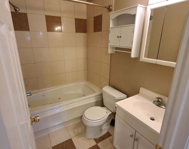 2318 W Rosemont Avenue - Photo Thumbnail 11