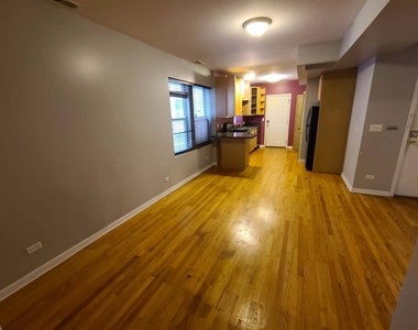 2318 W Rosemont Avenue - Photo Thumbnail 3