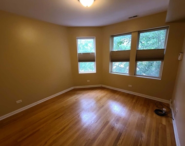 2318 W Rosemont Avenue - Photo Thumbnail 9