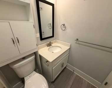 1722 W 21st Street - Photo Thumbnail 9