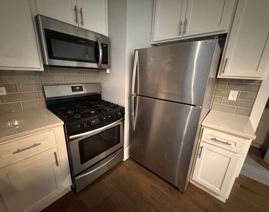 1722 W 21st Street - Photo Thumbnail 2