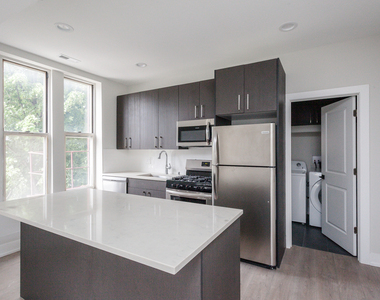 818 W 18th Street - Photo Thumbnail 1