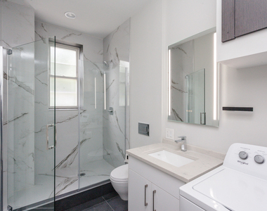 818 W 18th Street - Photo Thumbnail 6