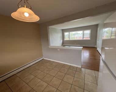 236 W Johnson Street - Photo Thumbnail 2