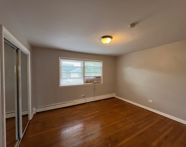 236 W Johnson Street - Photo Thumbnail 7