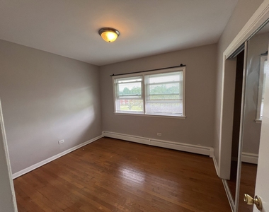 236 W Johnson Street - Photo Thumbnail 4