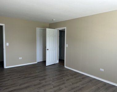 1080 Newport Harbor - Photo Thumbnail 10