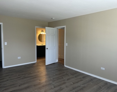 1080 Newport Harbor - Photo Thumbnail 9
