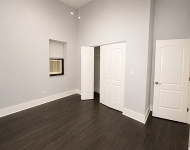 1722 W 21st Street - Photo Thumbnail 4