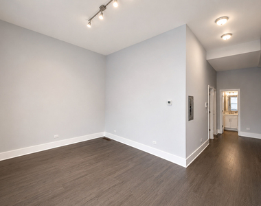 1722 W 21st Street - Photo Thumbnail 2