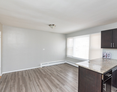 3058 N Kostner Avenue - Photo Thumbnail 9
